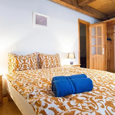 Central 2 Bedroom Near The Old Town 아파트