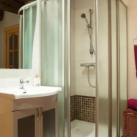 Central 2 Bedroom Near The Old Town